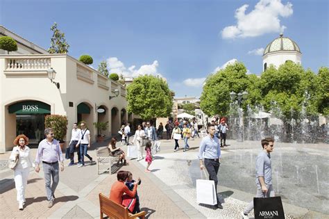 gucci reggia designer outlet|la reggia outlet naples.